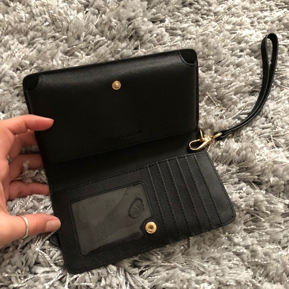 Michael Kors iPhone Wristlet - Picture 4 of 4
